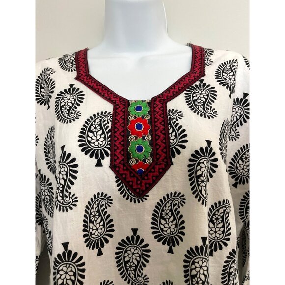 White & Black Paisley Tunic Dress With Embroidered Neckline 3/4 Sleeves Red Trim - Picture 2 of 5